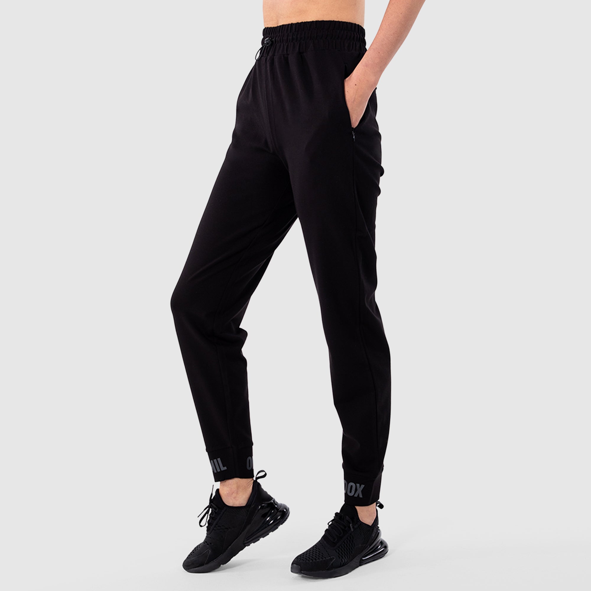 Joggers <tc>M</tc>arley