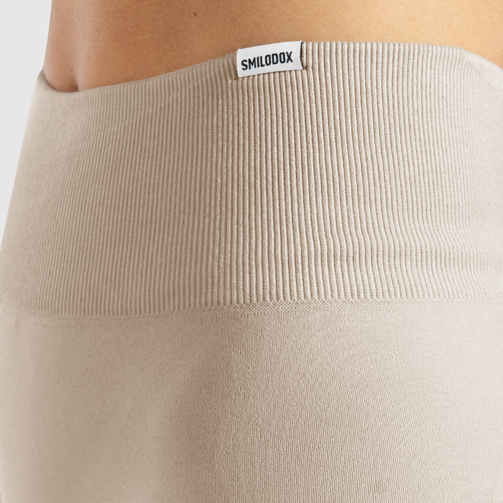Phelia Scrunch Shorts